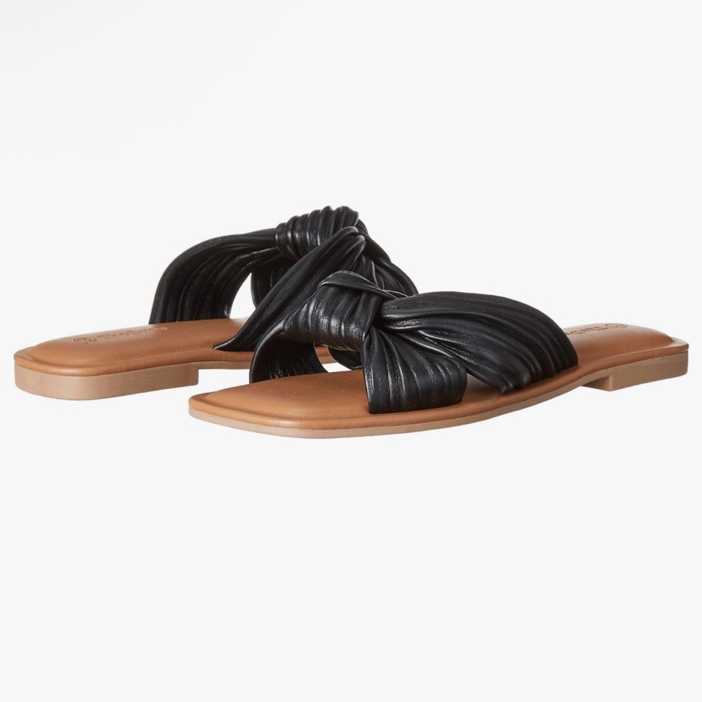 Black and Tan Sandals with Twisted Straps
